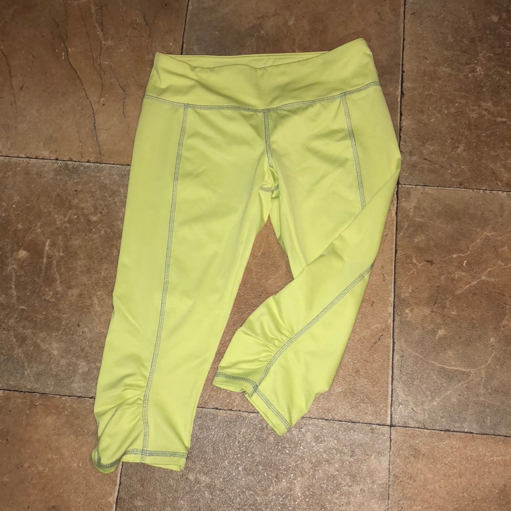 Rue 21 performance stretch workout Capri pants